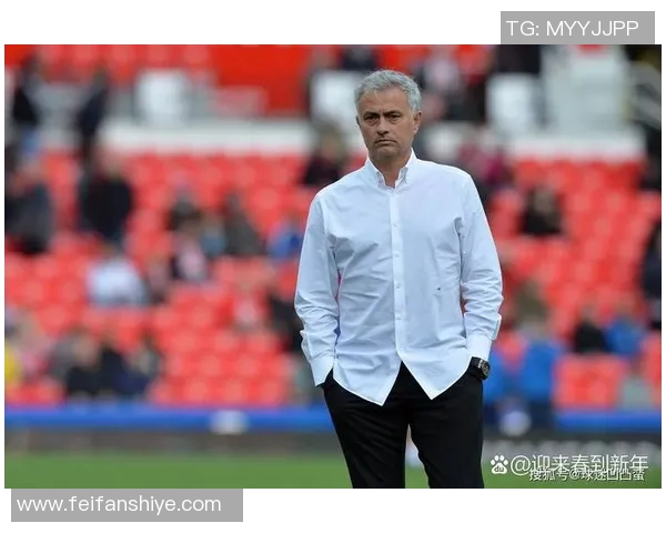 穆里尼奥执教生涯回顾与天下足球的辉煌瞬间探讨